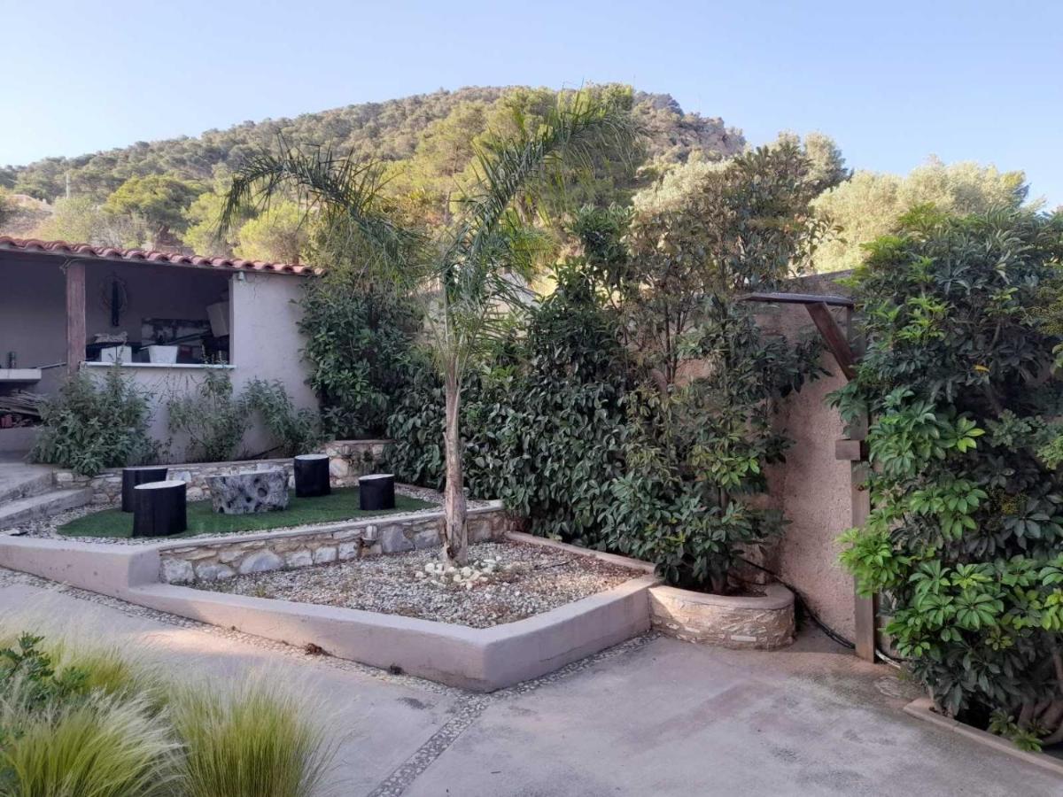 Suite With Garden Agia Marina  Exterior photo